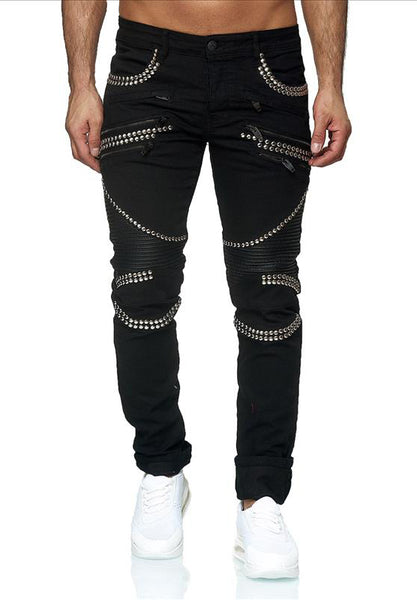 Schwarze Jeans mit Nieten 