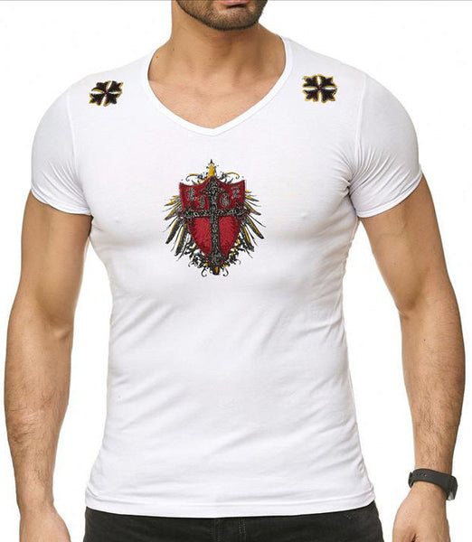 Бяла тениска с принтиран кръст на гърба